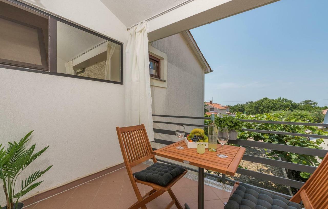 Apartment Green with Balcony Nova Vas  Buitenkant foto