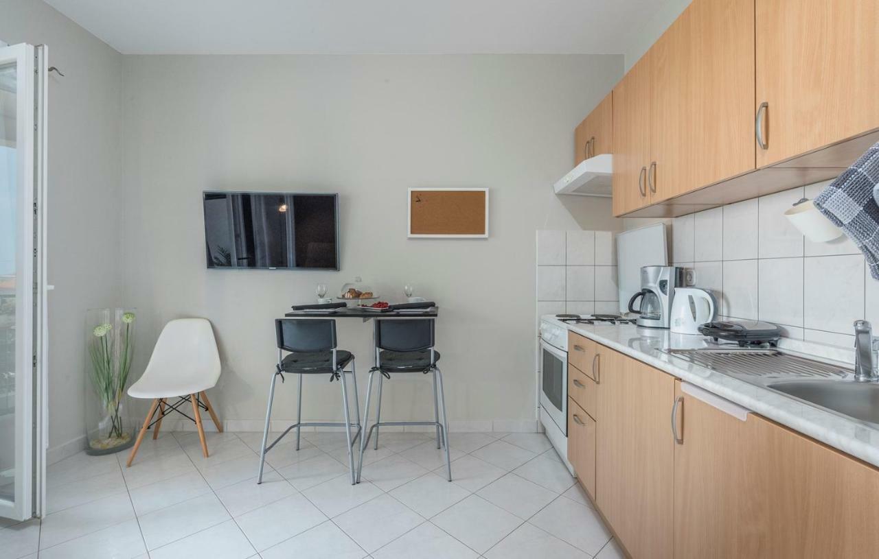 Apartment Green with Balcony Nova Vas  Buitenkant foto